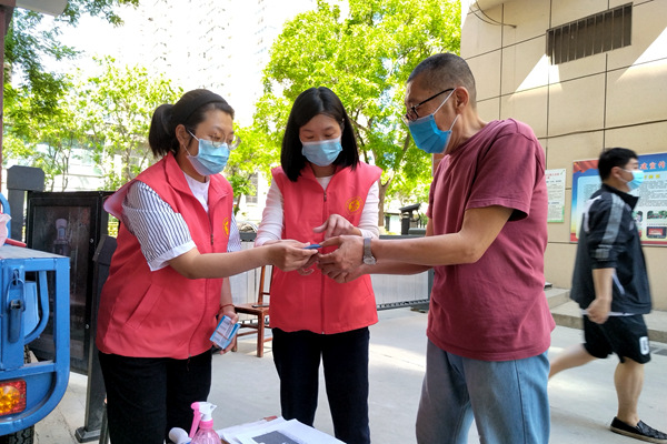 青春挥洒 战“疫”有我 河南省人大机关党员志愿者积极投身疫情防控工作